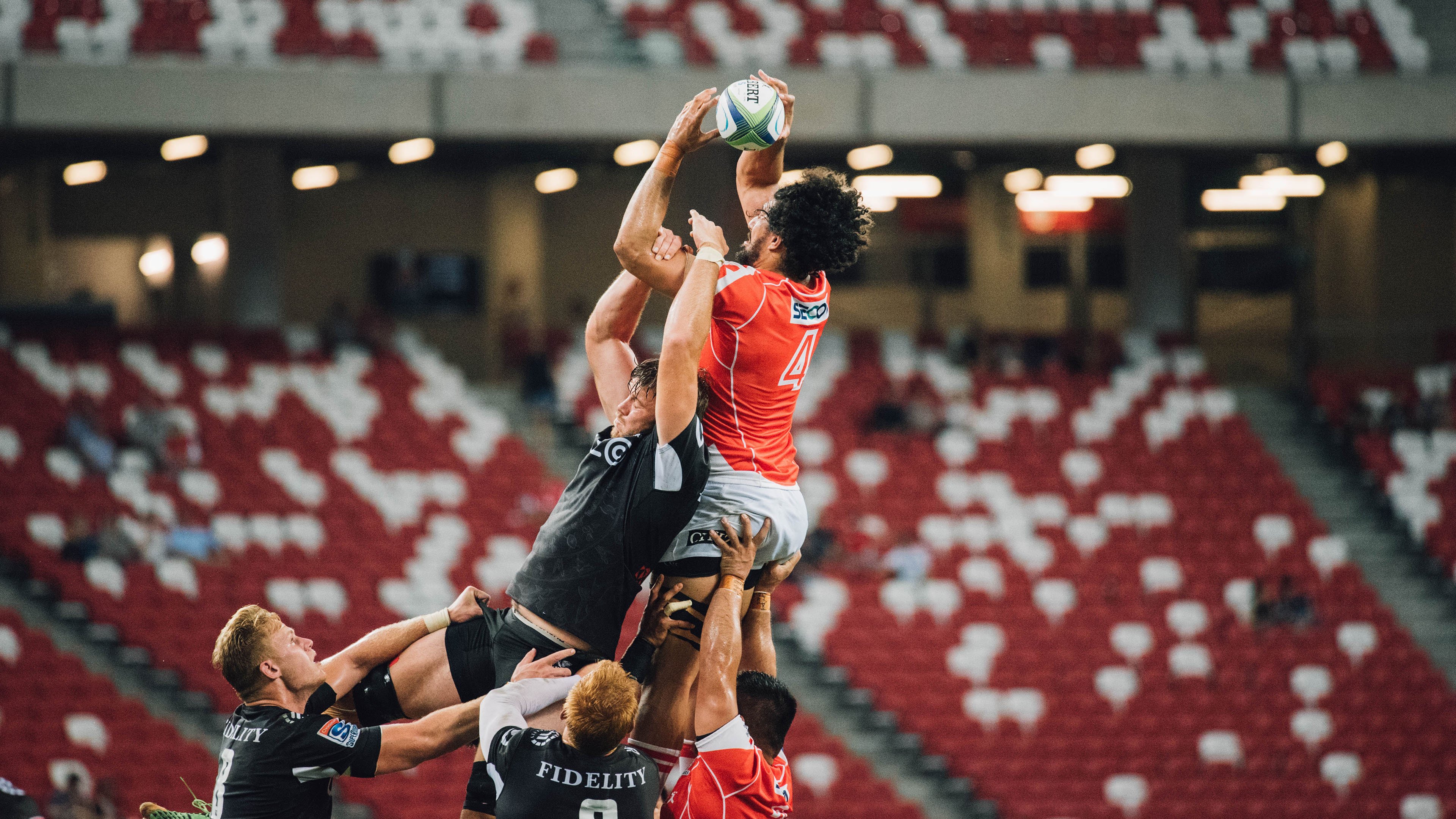 AYX官网-“马科斯·梅特罗的强悍防守与精准传球，带领阿根廷美洲狮队取得新突破”